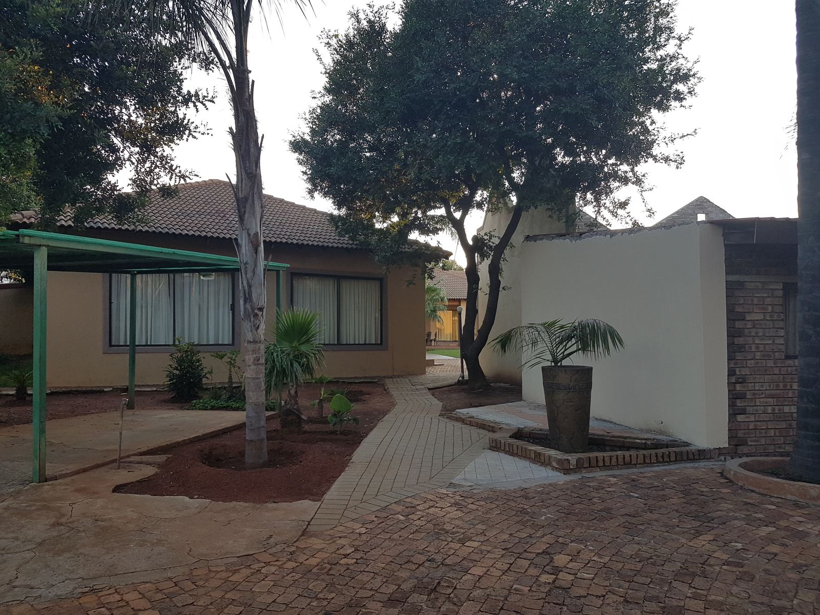 Outdoor activity, grounds and scenery